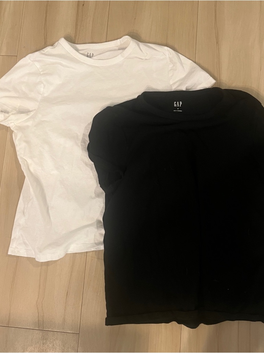 GAP Classic Tee Bundle - White and Black, size M